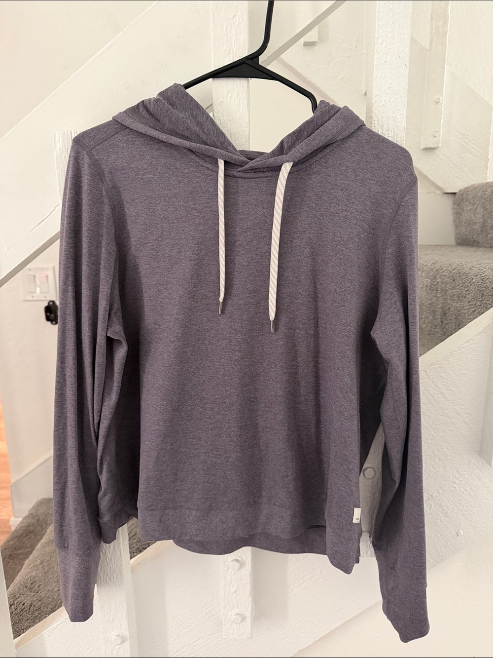 Vuori Lightweight Hooded Pullover
